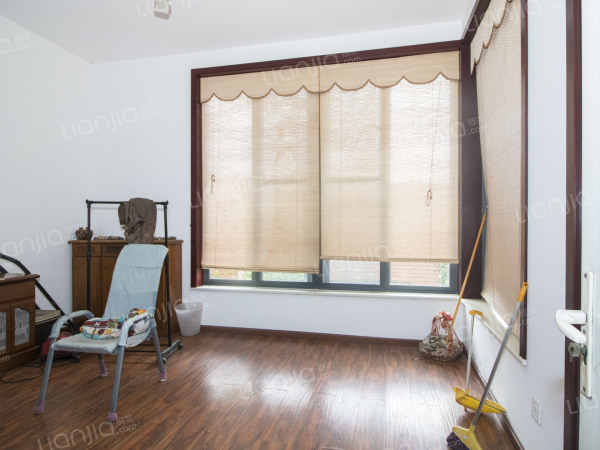 绿水康城联排别墅出租,居家装修,门口就是沃尔玛租房|房屋出租(成都