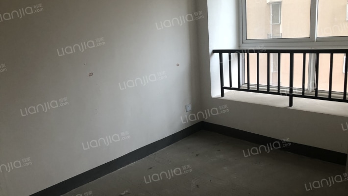 东城美地 3室2厅 95万