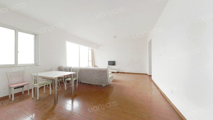 东域龙湾二期二手房实景图