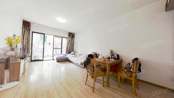 保利公园198玫瑰郡二手房实景图