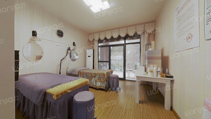 艺锦湾四期二手房实景图