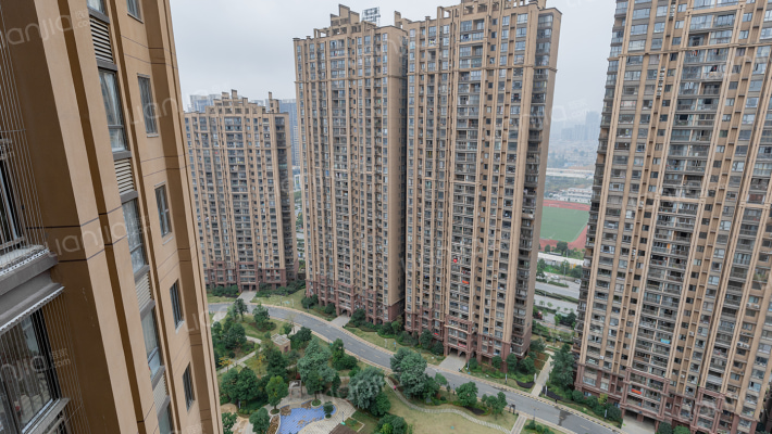 观府壹号大四房诚心出售 纯毛坯看房方便_贵阳新世界中国电建观府壹号