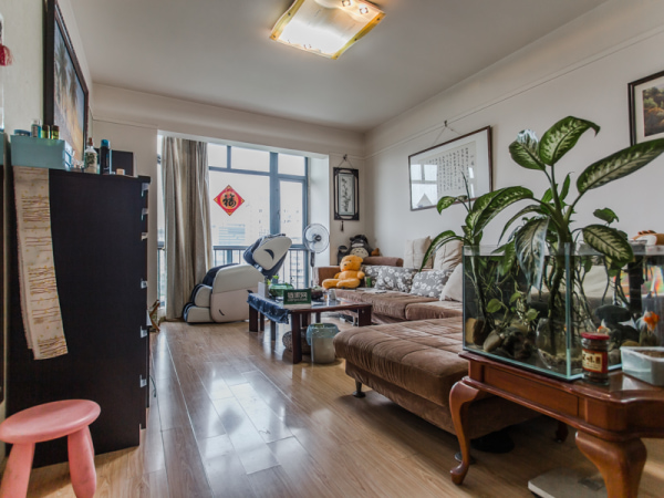 高新地铁旁精装套二 户型方正 满两年 领包入户_成都市一医院融城理想