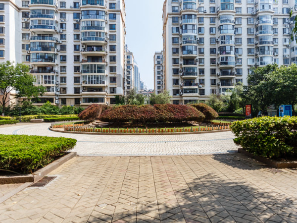 远洋广场 鲁信长乐花园 封闭小区 带车位_青岛远洋广场鲁信长乐花园