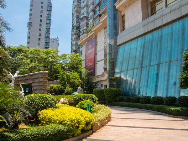 君临宝邸 连车位打包出售 酒店式大堂