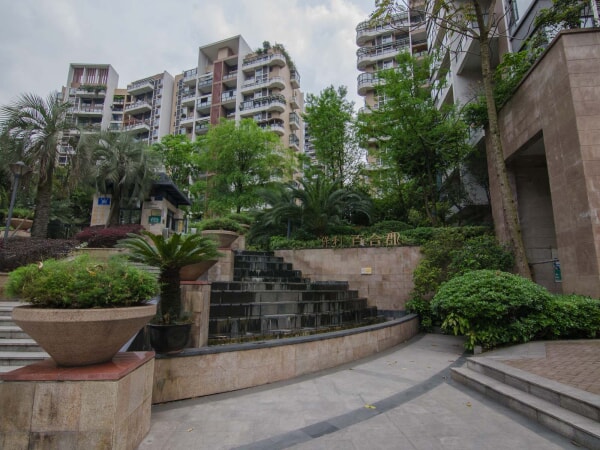 朝向: 东南 楼层: 高楼层(共18层) 小区: 保利公园198百合郡(新都