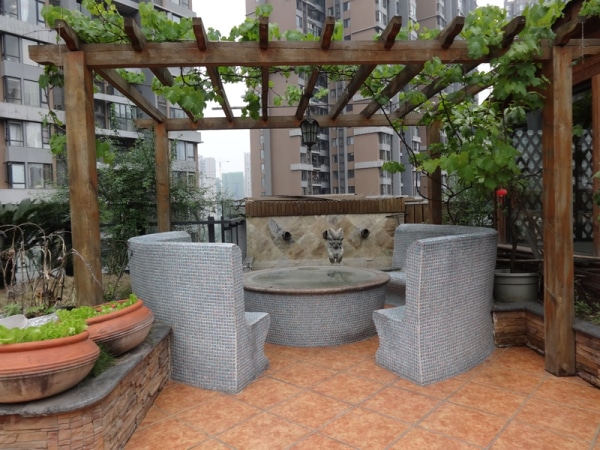 稀缺花园洋房顶楼 堪比别墅 双车位出售