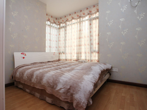 精装大三房,家具家电齐全,轻松拎包入住,住家首选