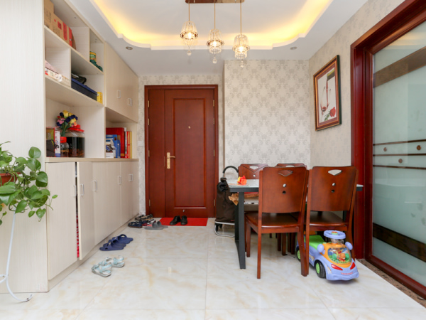 看小区中庭 位置安静 装修两房 拎包入住_重庆龙头寺梧桐公馆二手房