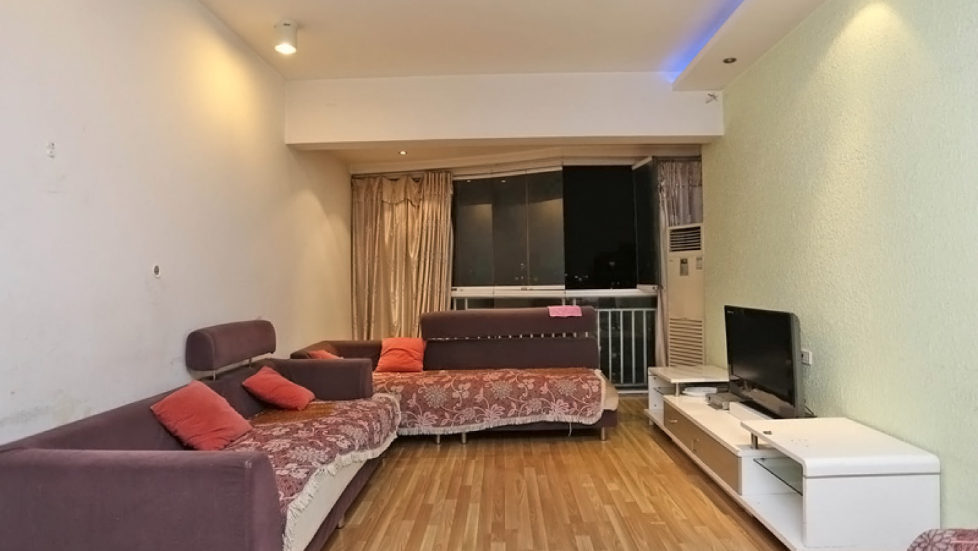 大龙山轻轨站 装修两房 视野无敌朝东