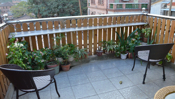 买到顶层,业主可以擅自封住露台吗?