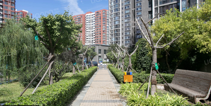 金泰城丽湾实景图交通详情:小区近邻西二环和丽泽路,周边有菜户营桥西