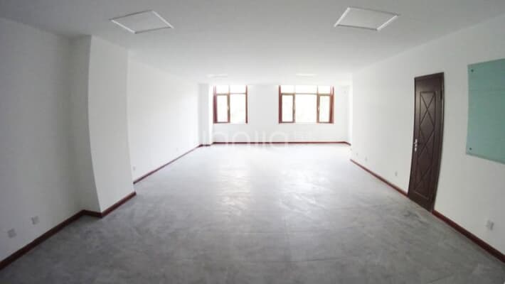 蓝筹商务中心外景图