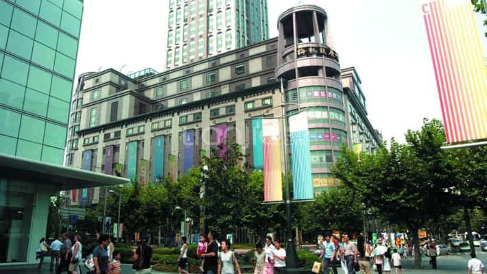 梅龙镇广场外景图