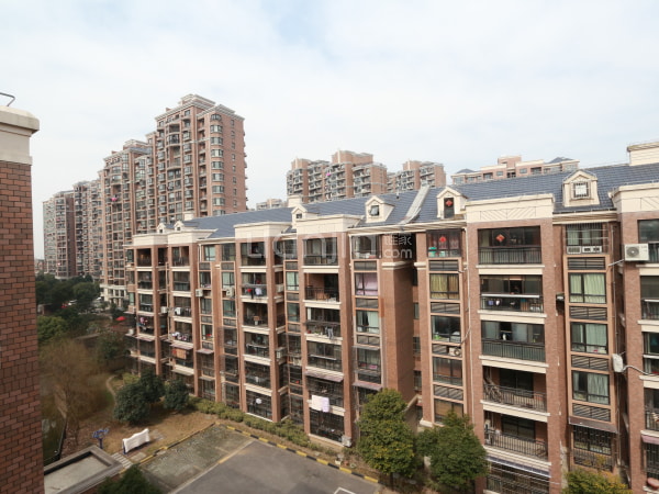 明天华城二期 3室2厅 350万