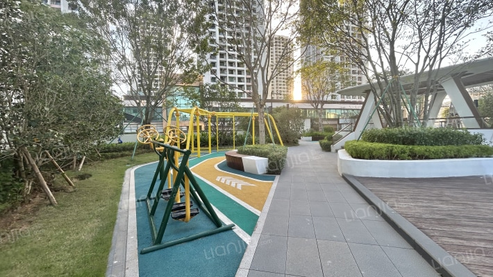 港湾天际外景图