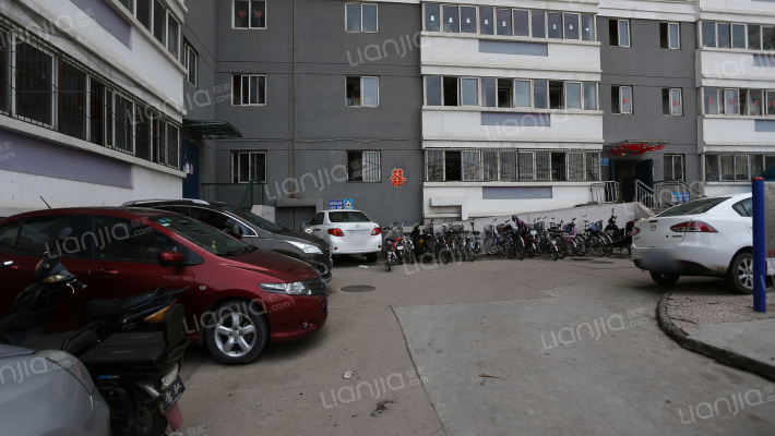 建北高层小区外景图