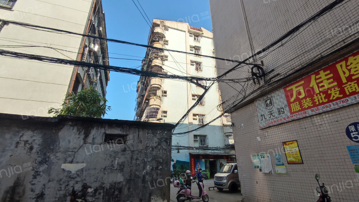 上坡公寓外景图