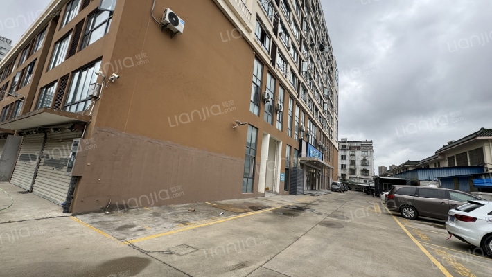 星海大厦外景图