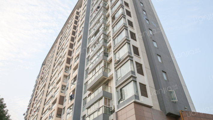 天居华庭外景图