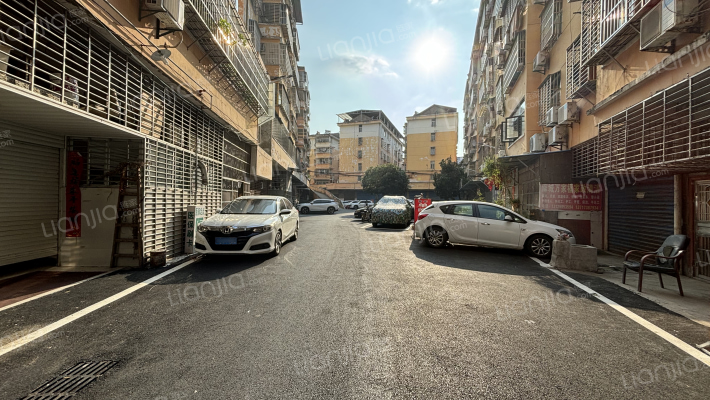 辉煌大厦外景图