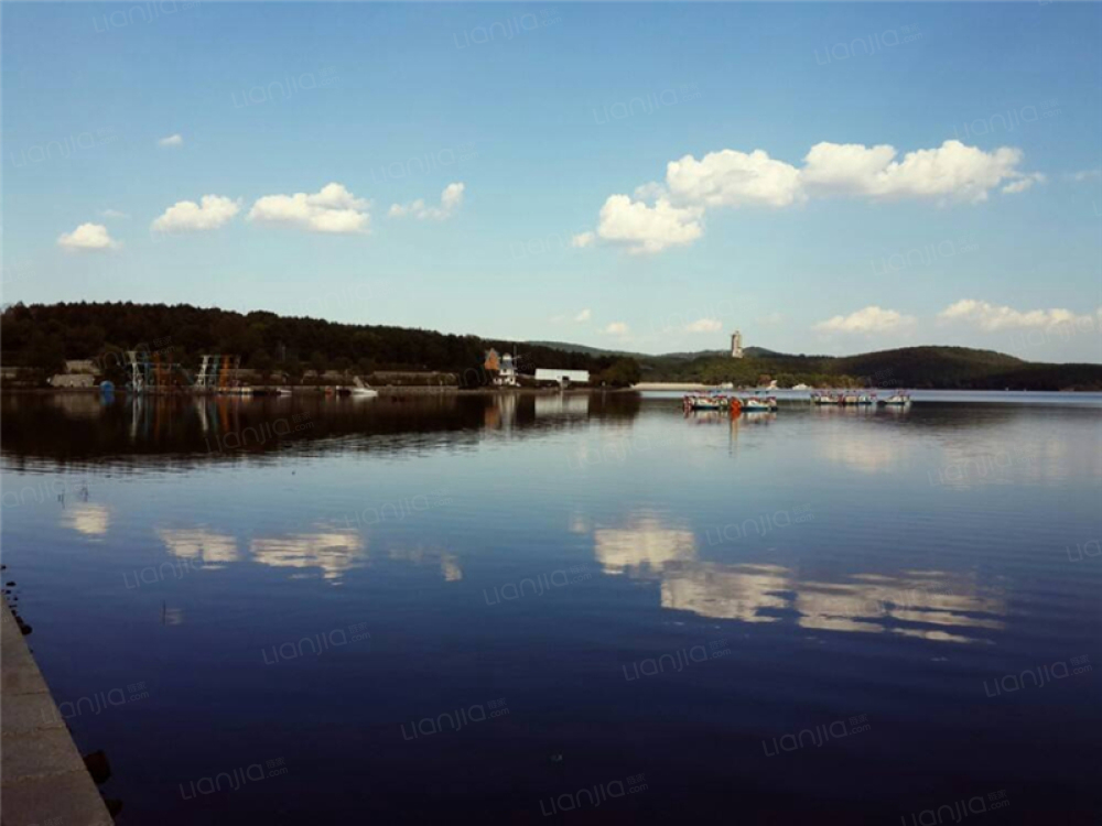 亚泰山语湖相册