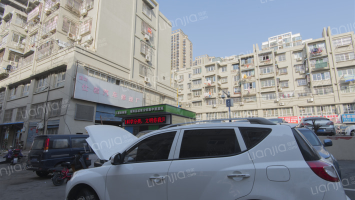 华建汽配城住宅楼外景图