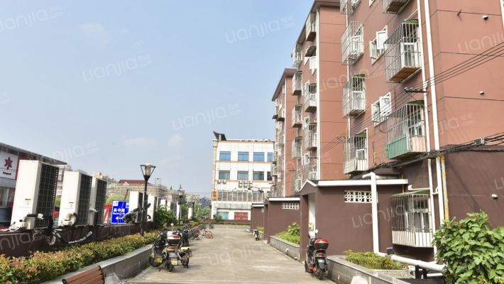 佳宝一村外景图