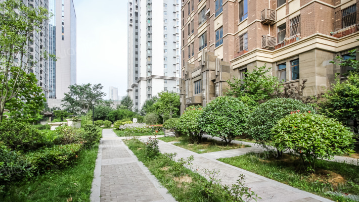 香邑暖山外景图