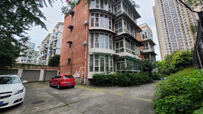 邮政局家属院外景图