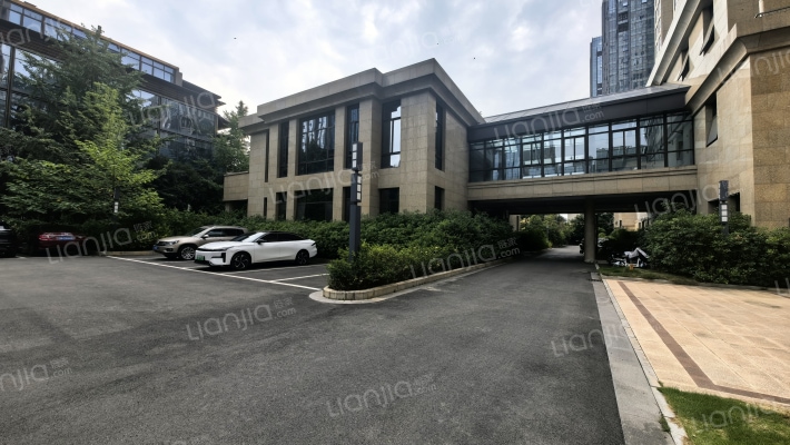 绿地格兰德外景图