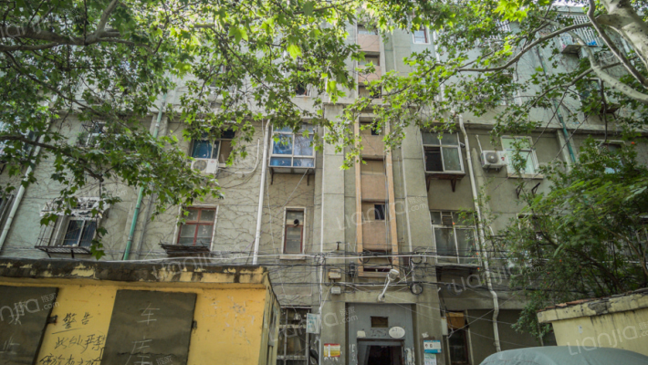 纬二路121号院外景图