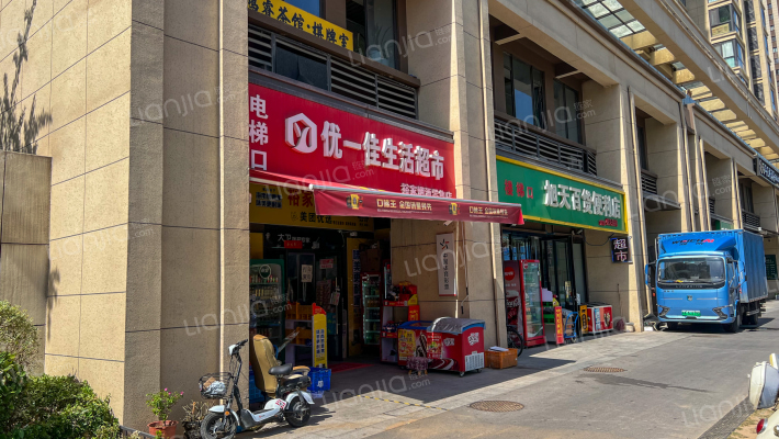 世茂璀璨倾城西区外景图