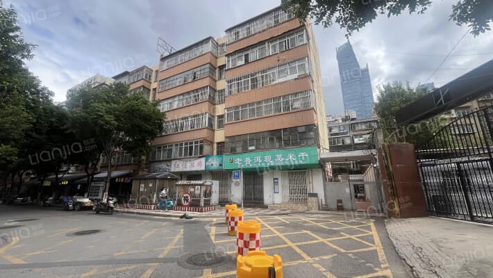 东风巷62号外景图