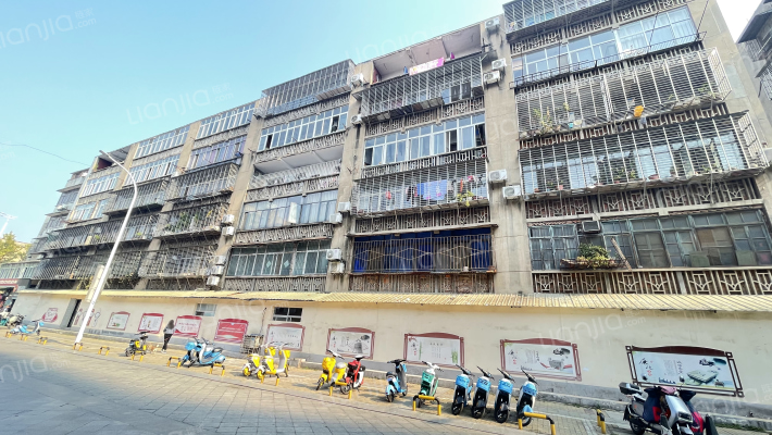 市副食家属院外景图