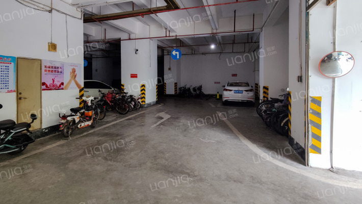 华富大厦外景图