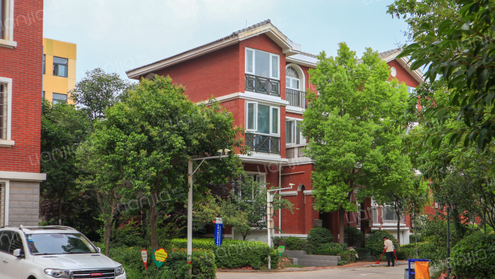 蓝天商务花园外景图