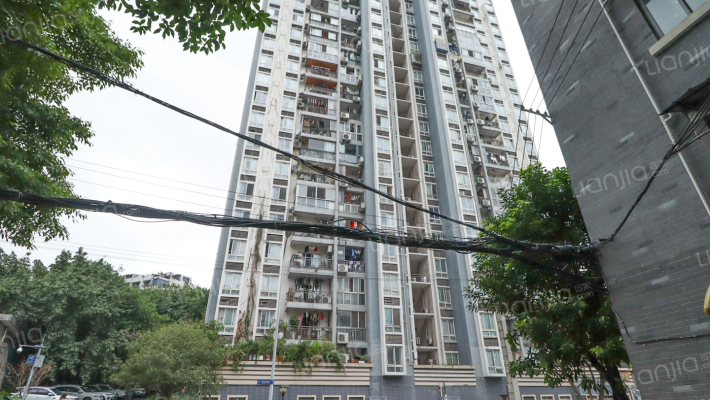 渝铁九龙苑外景图