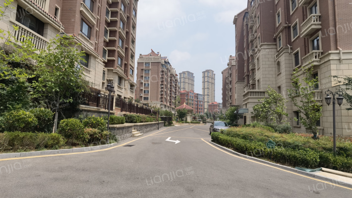 华裕涧麓府邸外景图