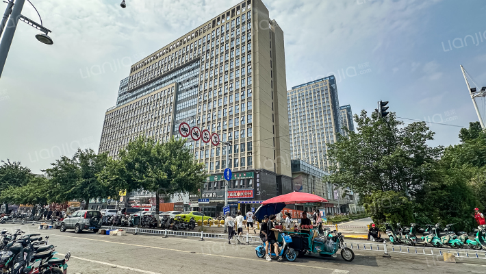 三庆青年城外景图