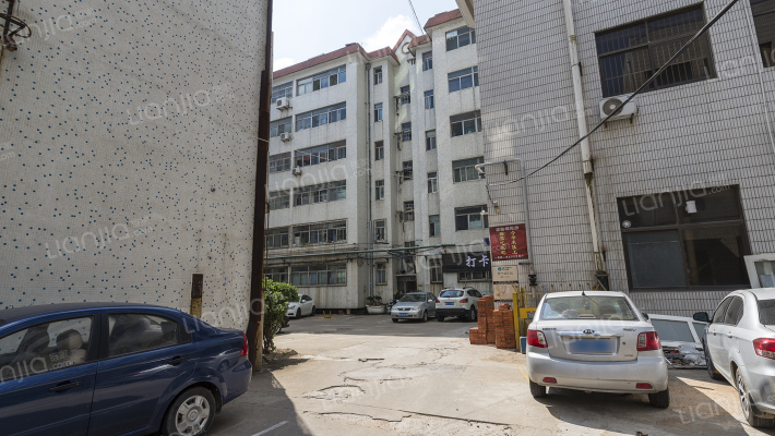 齐力外贸公司家属院外景图