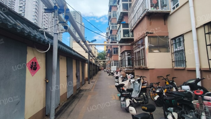 回民厂楼家属院外景图