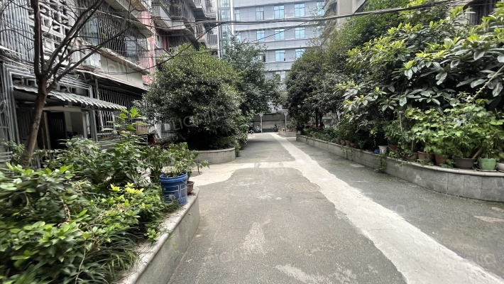 洛阳路190号院外景图