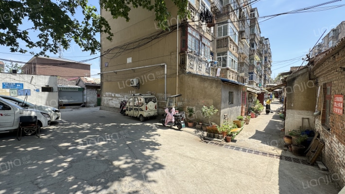 特汽厂宿舍外景图