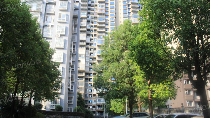 吉首市人民法院宿舍外景图