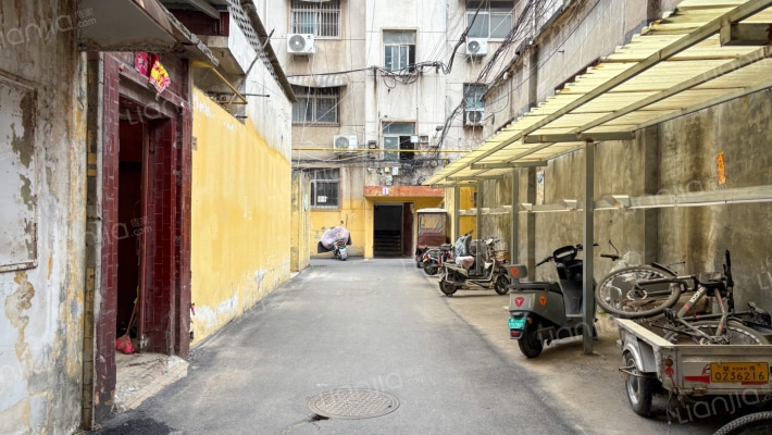 驻马店市演艺中心家属院外景图