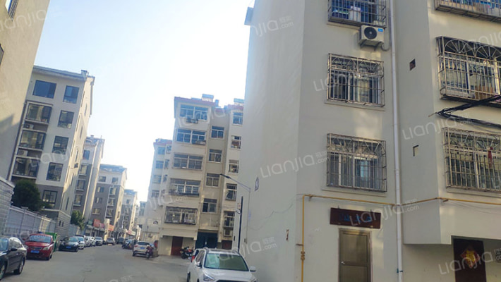 鲁房小区外景图