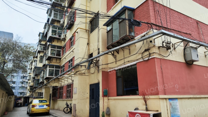 公交家属院外景图