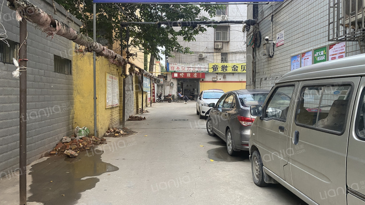 开发公司住宅楼外景图