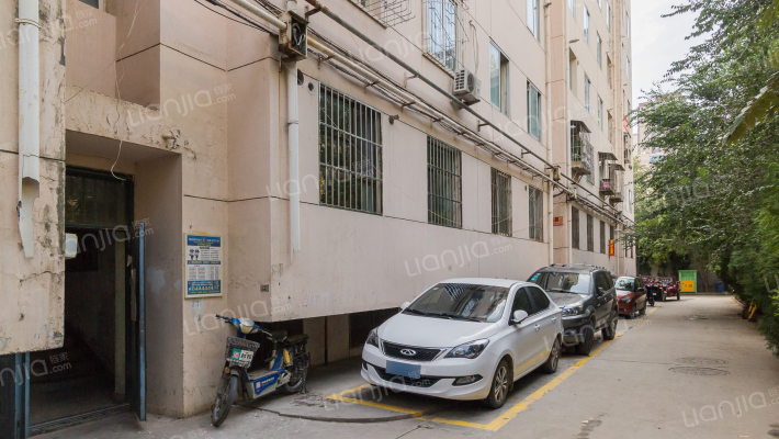 兰州敬东公司家属院外景图